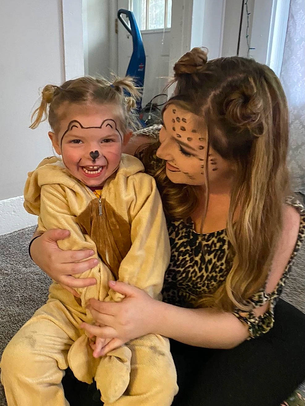 Averie is registered to the contest to win money with this photo: blond, child, costume, event, eye, face, fashion, fashion_design, fawn, fun, fur, gesture, glove, hair, hand, happy, jewellery, joy, person, smile
