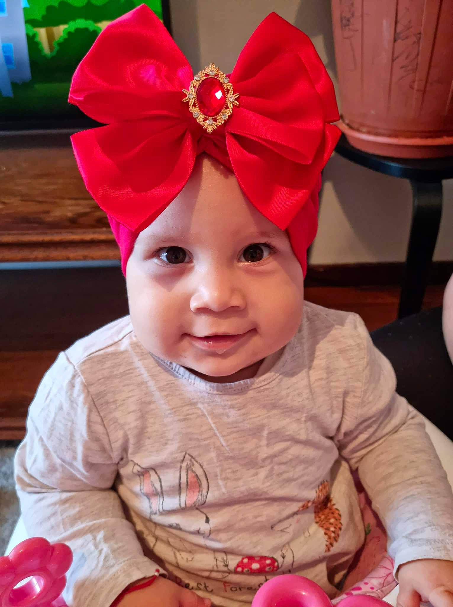 Filoftea Daiana a rejoint le concours — aidez-le/la à gagner de superbes lots ! baby, baby_toddler_clothing, cap, cheek, child, costume_hat, face, happy, head, headgear, headwear, lip, magenta, nose, person, pink, red, skin, sleeve, smile