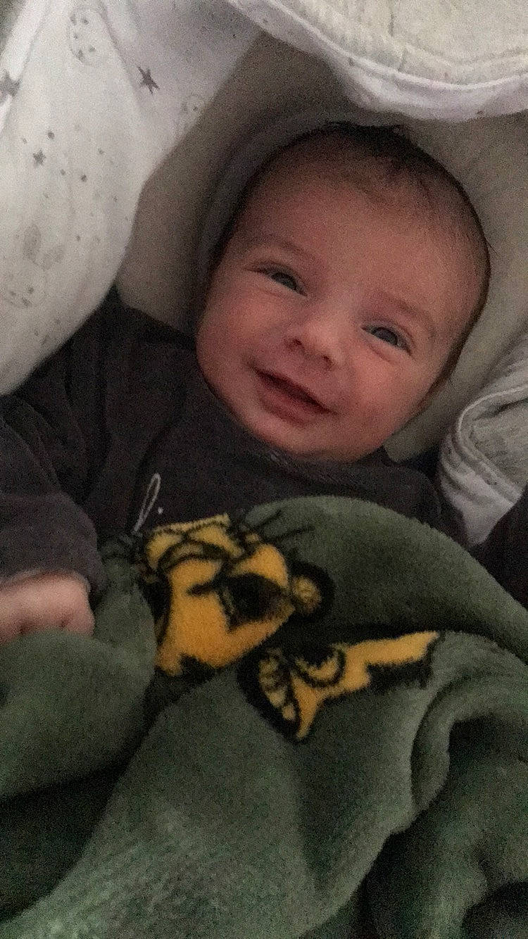 Natéo participe au concours pour gagner de l'argent avec cette photo : baby, bedtime, cheek, child, fawn, head, mouth, nap, nose, person, smile, toddler