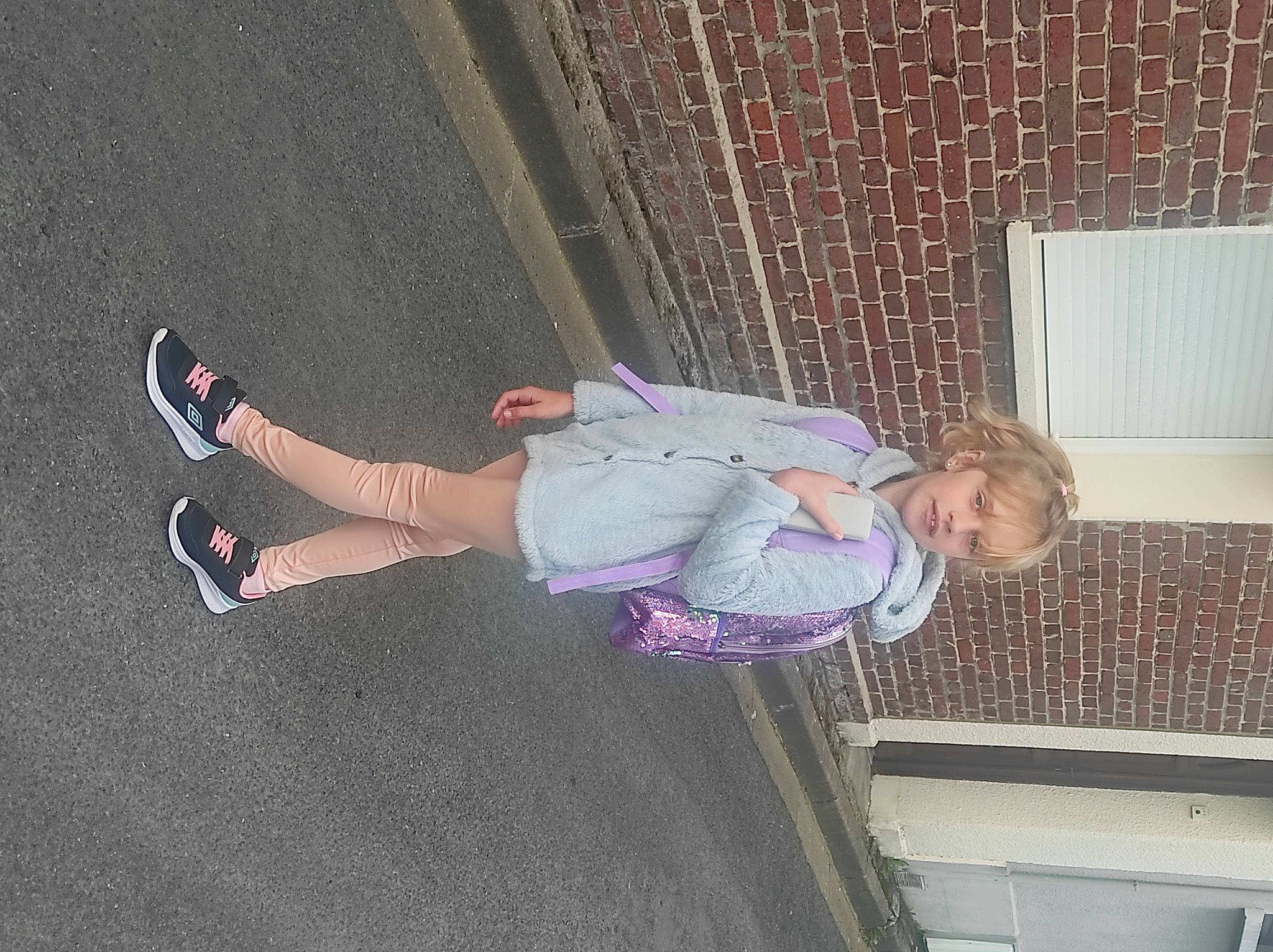 Shannon participe au concours pour gagner de l'argent avec cette photo : curtain, flooring, fun, human_leg, knee, leisure, magenta, pattern, person, room, thigh, toddler, walking_shoe