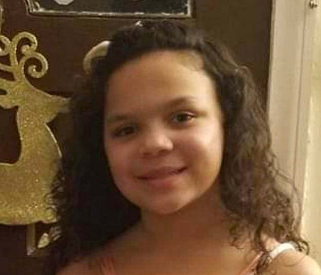 Teara is registered to the contest to win money with this photo: beauty, black_hair, brown_hair, cheek, chin, ear, eye, eyebrow, face, facial_expression, forehead, hair, hairstyle, head, human, joy, lady, lip, long_hair, nose