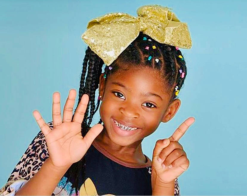 Kynslei joined the competition — help win amazing prizes! art, beauty, costume_hat, facial_expression, fashion_accessory, finger, fun, gesture, hair_accessory, happy, head, headpiece, jewellery, joy, nail, people, person, smile, thumb, toddler