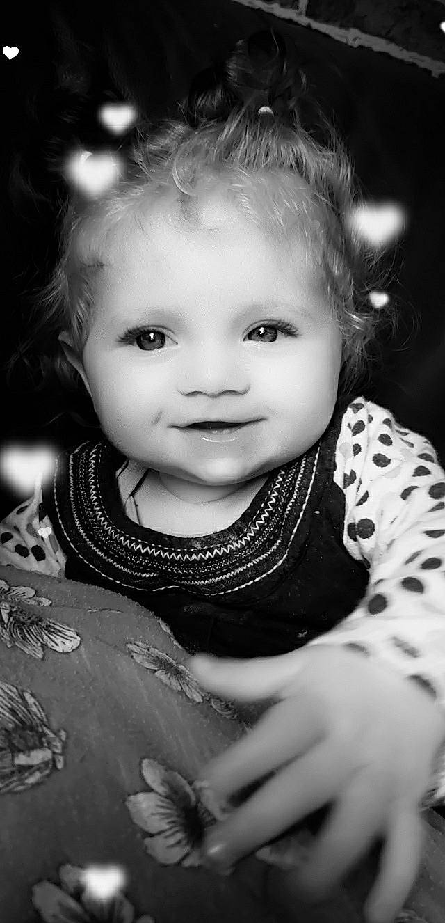 Abby a rejoint le concours — aidez-le/la à gagner de superbes lots ! beauty, black, black_and_white, cheek, child, chin, eye, eyebrow, face, head, iris, lip, monochrome, monochrome_photography, nose, person, photograph, photography, portrait, portrait_photography