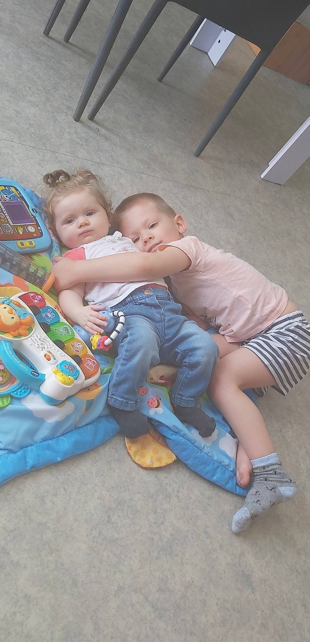 Abby participe au concours pour gagner de l'argent avec cette photo : baby, child, person, play, product, toddler