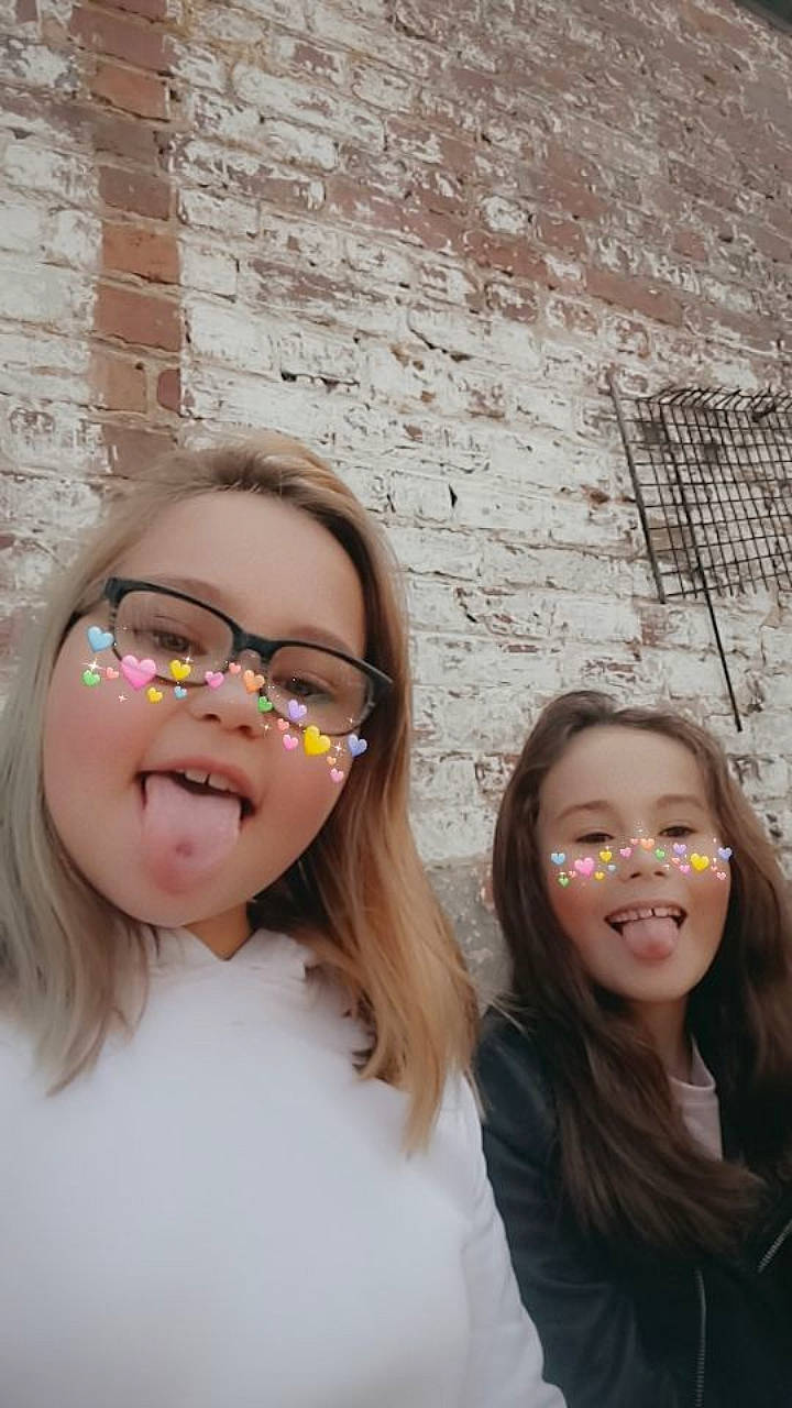 Loudia a rejoint le concours — aidez-le/la à gagner de superbes lots ! cheek, child, eye, eyewear, face, fun, glasses, head, joy, lip, person, photography, skin, smile, vision_care