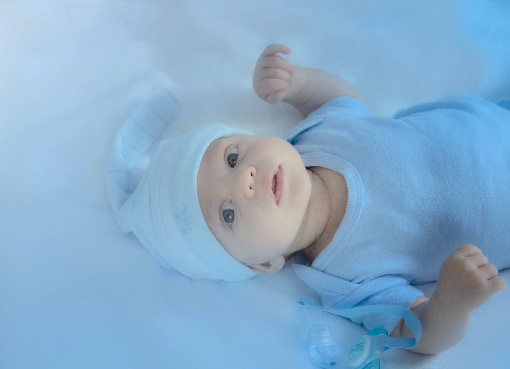 Mahé participe au concours pour gagner de l'argent avec cette photo : baby, baby_toddler_clothing, cheek, child, comfort, electric_blue, happy, headwear, human_body, person, portrait_photography, sleeve, smile, toddler