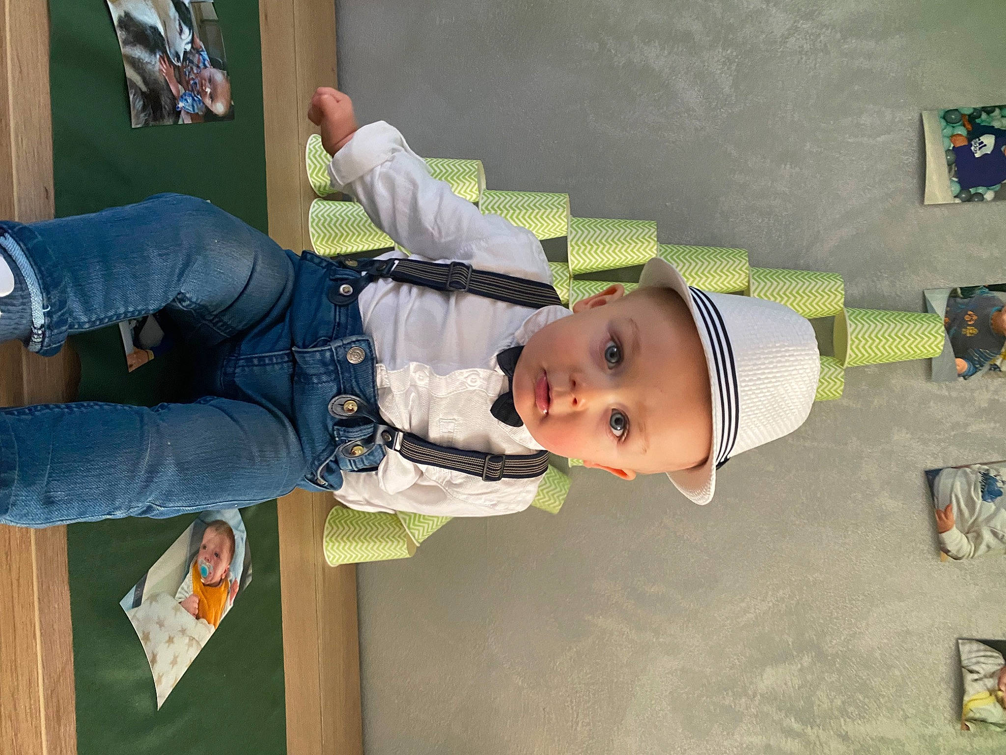 Paolo participe au concours pour gagner de l'argent avec cette photo : baby, baby_products, baby_toddler_clothing, child, comfort, fun, hat, person, product, room, smile, surprise, toddler, walking_shoe