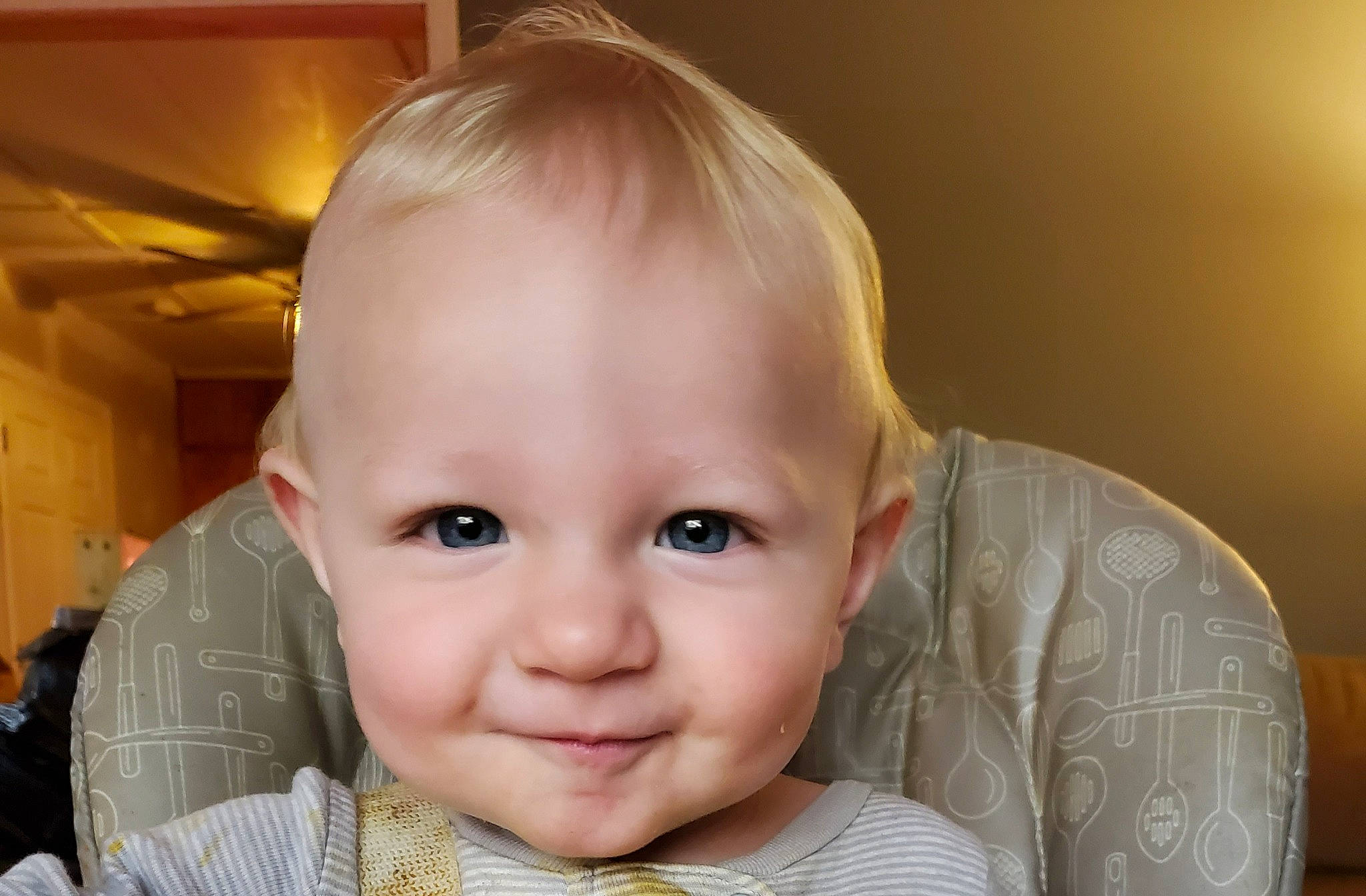 Stetson is registered to the contest to win money with this photo: baby, blond, cheek, child, chin, close_up, ear, eye, face, facial_expression, forehead, head, iris, joy, lip, mouth, nose, person, portrait_photography, skin