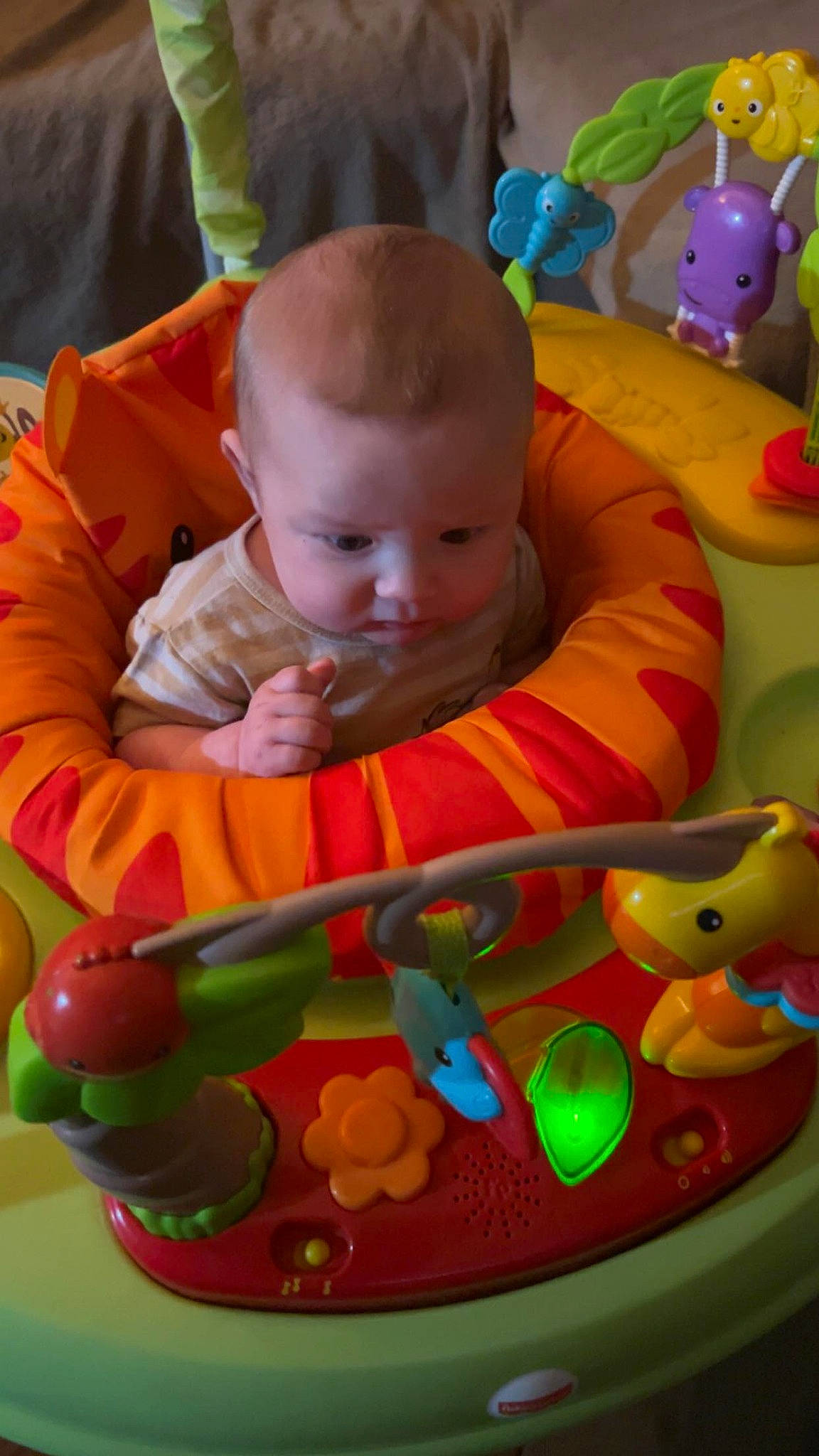 Christal a rejoint le concours — aidez-le/la à gagner de superbes lots ! baby, baby_playing_with_toys, baby_products, baby_toddler_clothing, cheek, child, comfort, facial_expression, fun, grass, green, head, person, play, product, room, skin, textile, toddler, toy