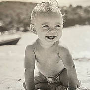 Petru Anto participe au concours pour gagner de l'argent avec cette photo : toddler, child, beach, sand, smiling, curly_hair, bare_chest, sunlight, outdoor, water, nature, happy, cute, portrait, summer, vacation, playful, sandy, young, fun