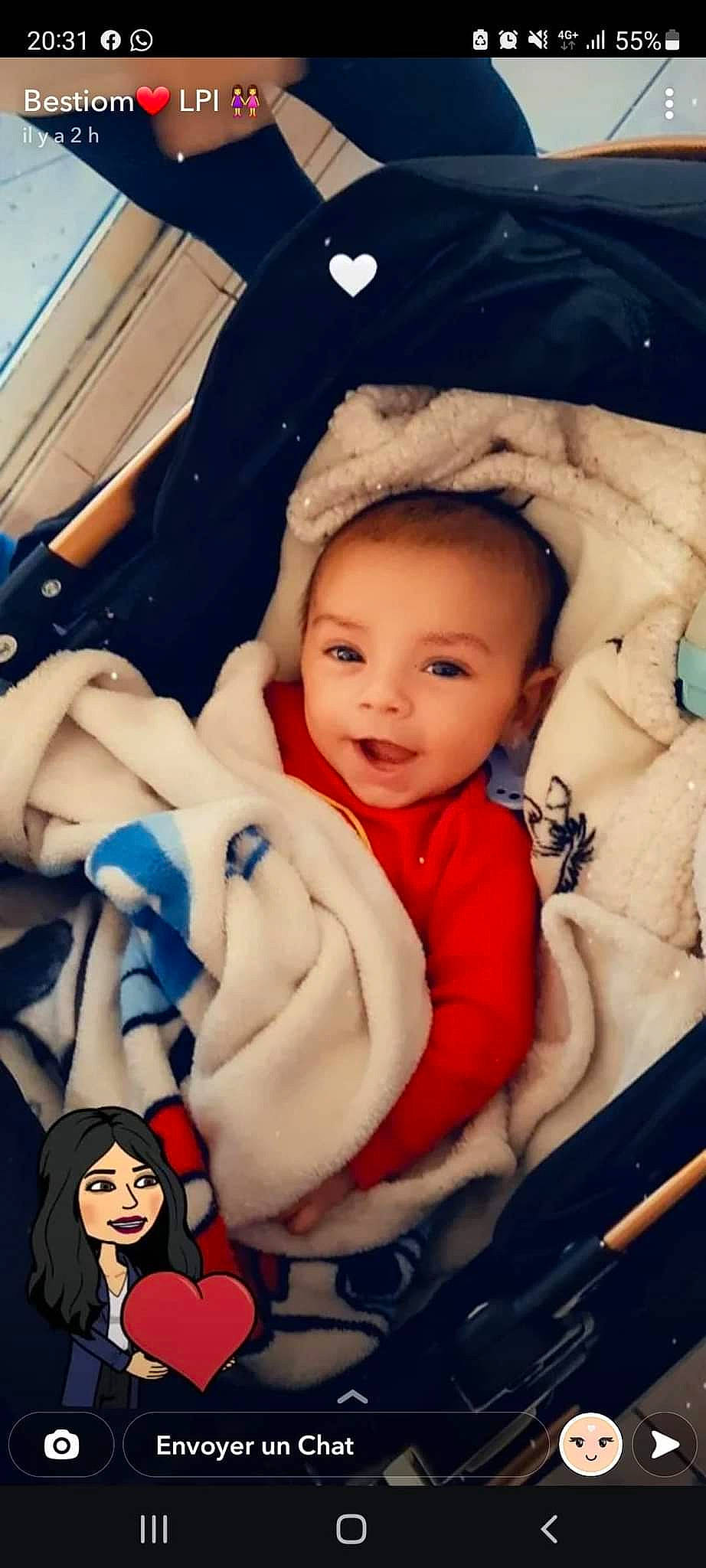 Perico participe au concours pour gagner de l'argent avec cette photo : baby, baby_carriage, baby_toddler_clothing, cheek, chin, comfort, cool, eyebrow, finger, flash_photography, happy, human, mouth, organ, person, product, red, skin, smile, textile