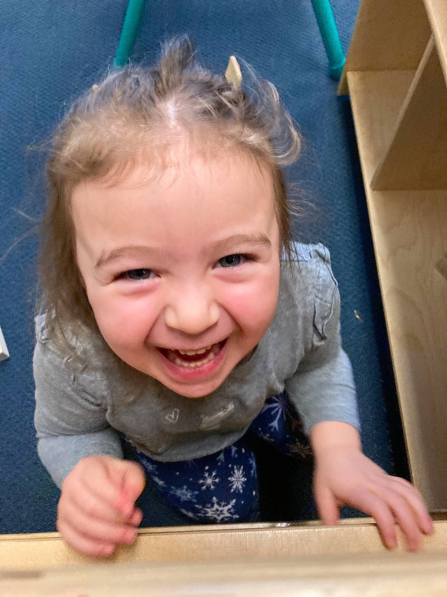 Abigail is registered to the contest to win money with this photo: blue, cheek, chin, eye, eyebrow, facial_expression, finger, gesture, hair, happy, head, human_body, iris, lip, mouth, nose, organ, person, skin, smile