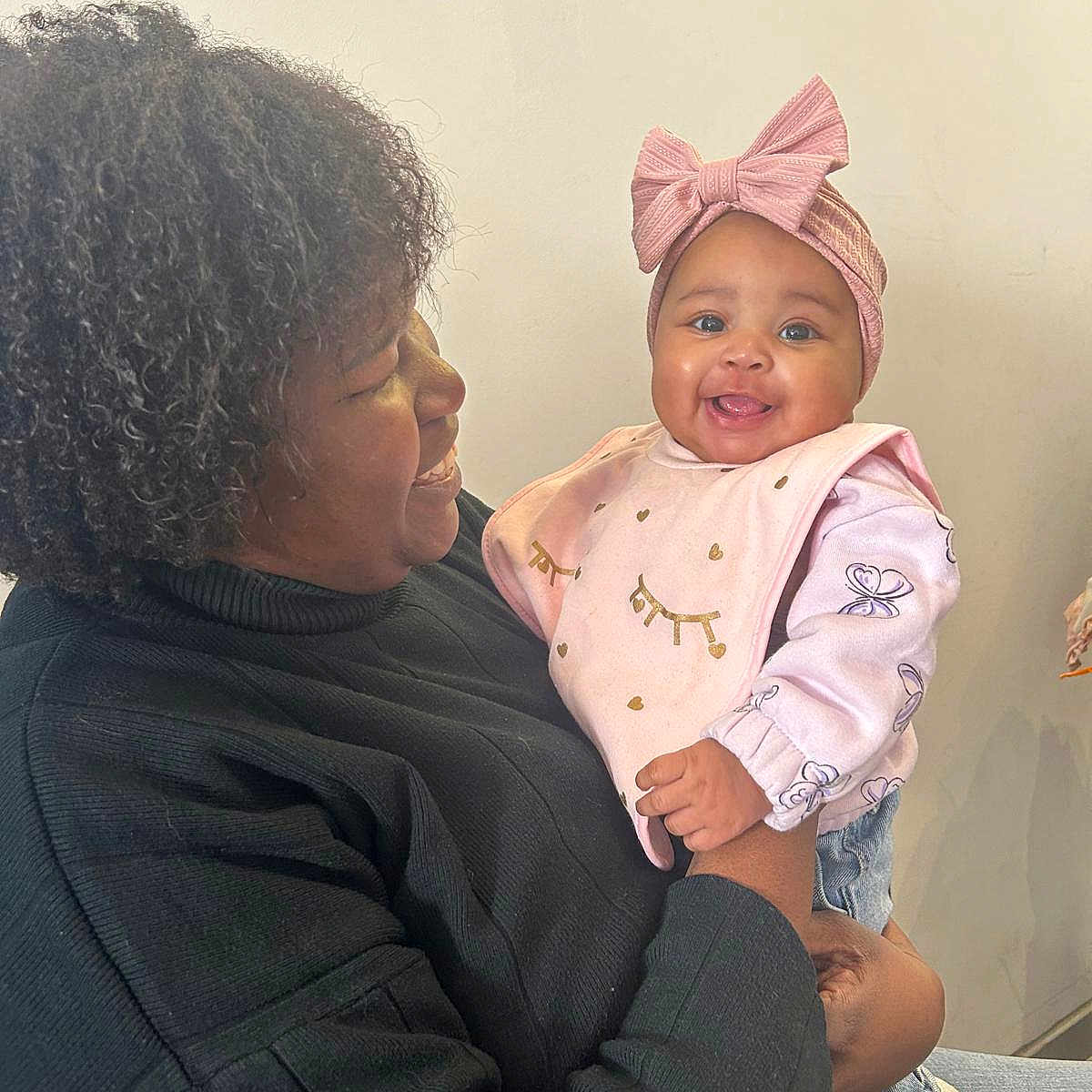 Nayel Nour a rejoint le concours — aidez-le/la à gagner de superbes lots ! accessories, baby, babylaughing, cap, clothing, coat, earring, face, hair, happy, hat, head, jacket, jewelry, pants, people, person, photography, portrait, smile