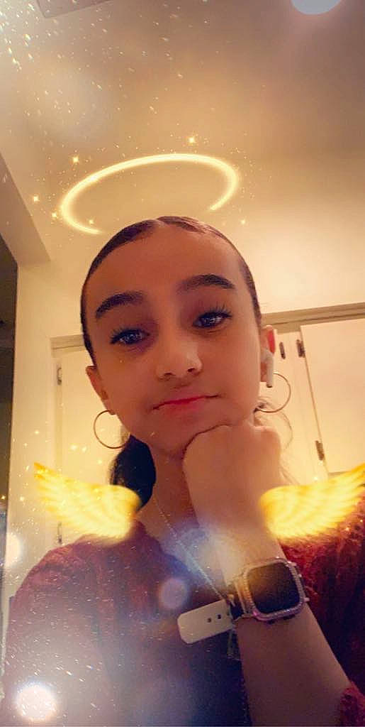 Aliana is registered to the contest to win money with this photo: beauty, black_hair, ear, eyebrow, eyelash, face, forehead, hair, head, jaw, lip, long_hair, mirror, person, photography, selfie, skin