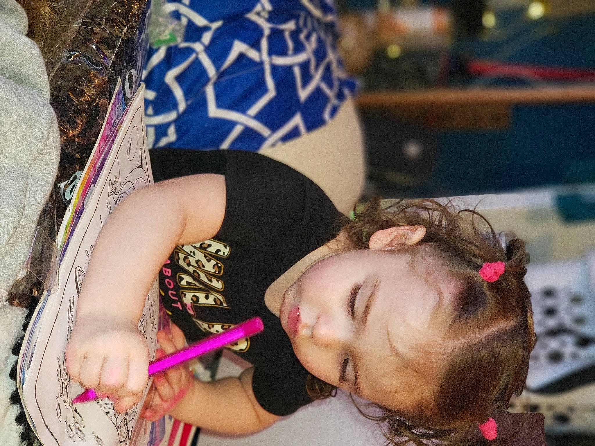 Tessa is registered to the contest to win money with this photo: bracelet, child, event, eyelash, eyewear, fashion_accessory, fashion_design, fun, happy, human_leg, jewellery, leisure, long_hair, nail, necklace, pattern, person, recreation, street_fashion, t_shirt