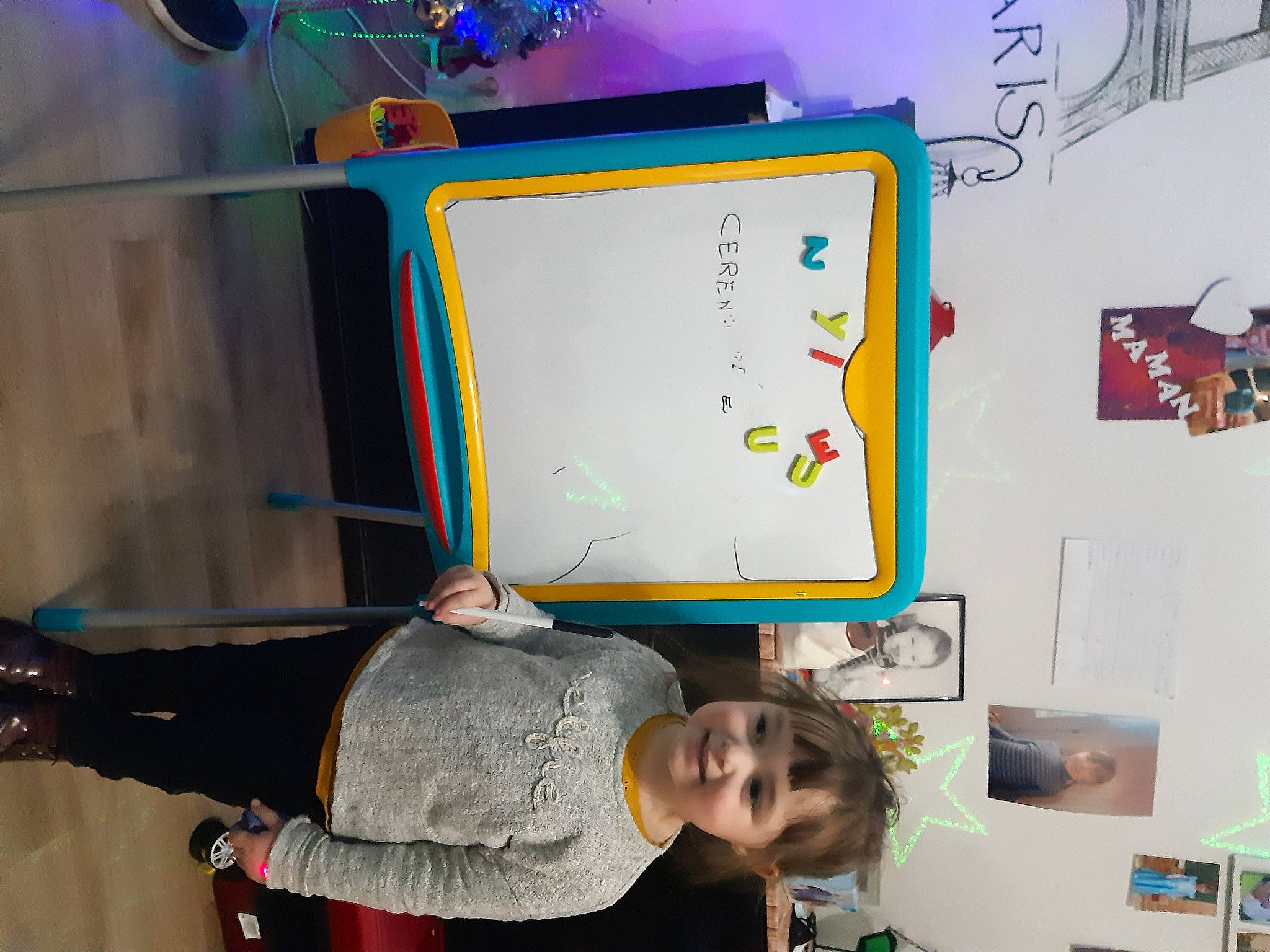 Céréna a rejoint le concours — aidez-le/la à gagner de superbes lots ! art, child, class, design, event, fun, illustration, joy, kindergarten, machine, person, photograph, play, recreation, room, snapshot, space, t_shirt, toddler, visual_arts