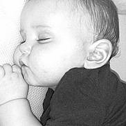 Lucas participe au concours pour gagner de l'argent avec cette photo : arm, baby, cheek, chin, comfort, ear, eyebrow, eyelash, forehead, gesture, hand, happy, human_body, iris, lip, mouth, neck, nose, skin, standing