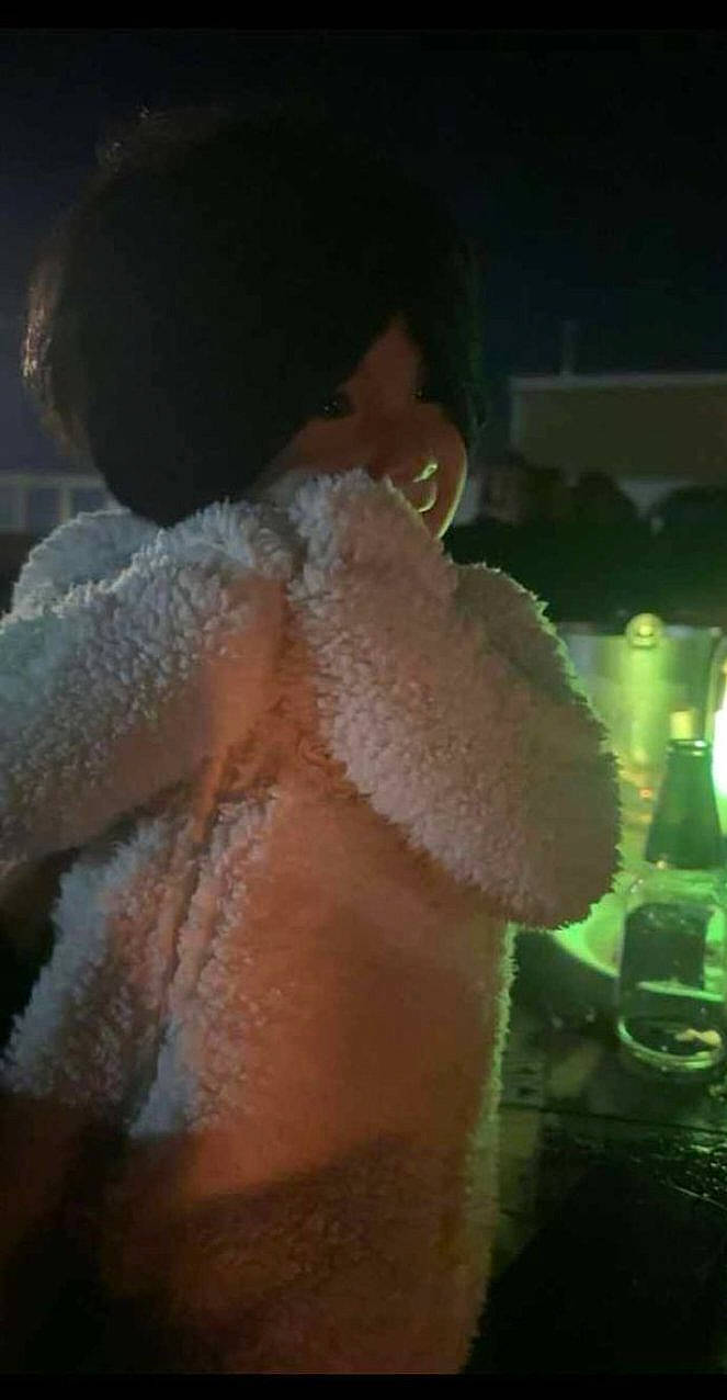 Estella is registered to the contest to win money with this photo: abdomen, bridal_accessory, chest, dress, entertainment, event, fashion_accessory, flesh, fun, fur, fur_clothing, human_body, jewellery, lip, navel, peach, person, thigh, transparent_material, trunk