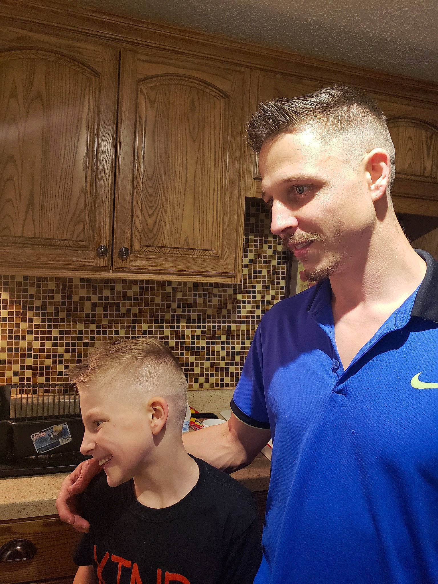 Johnathan is registered to the contest to win money with this photo: buzz_cut, hair, hairstyle, jaw, mohawk_hairstyle, muscle, person