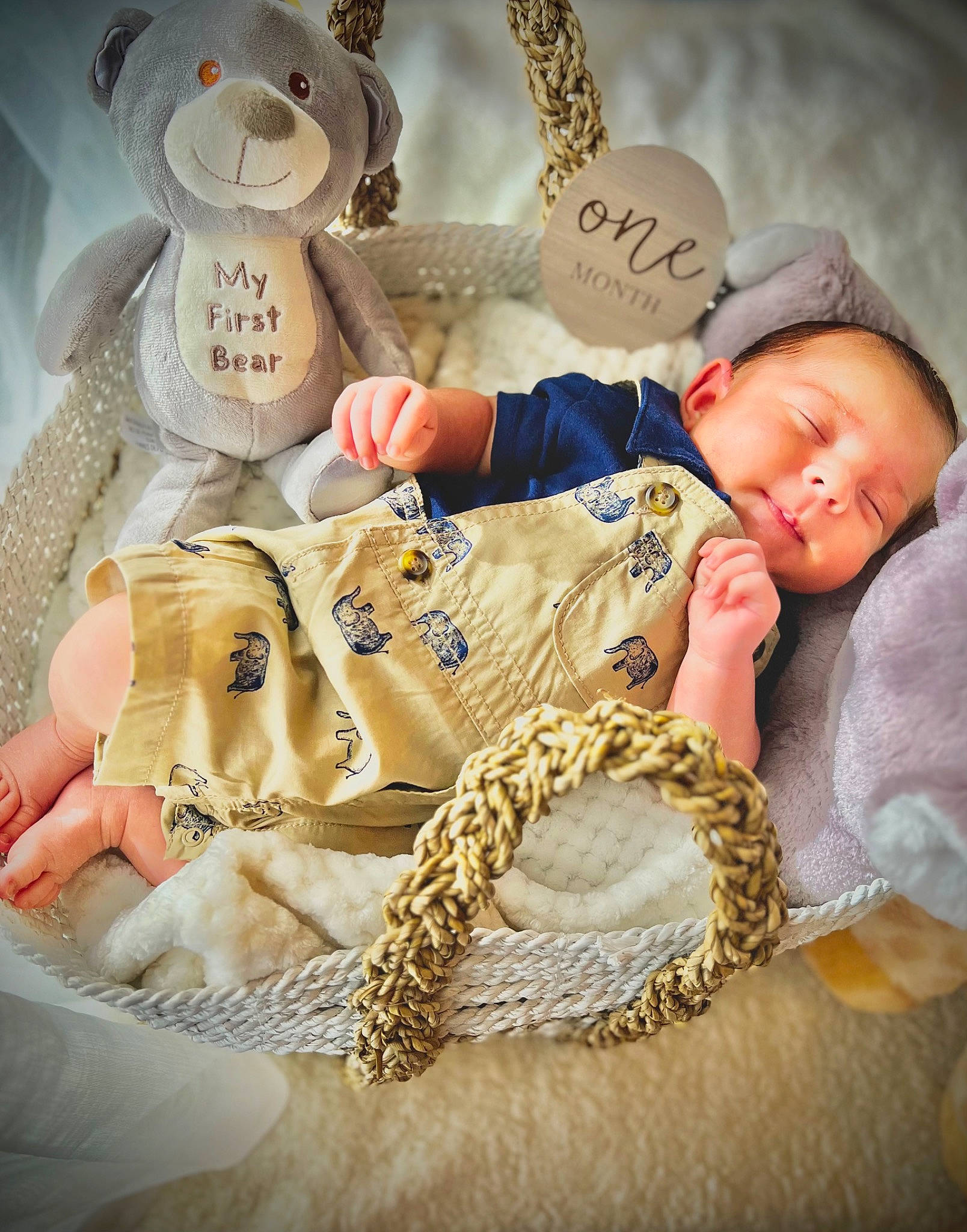 Raphael is registered to the contest to win money with this photo: baby, baby_products, baby_sleeping, baby_toddler_clothing, child, comfort, fashion_accessory, felidae, fur, hand, happy, jewellery, linens, mammal, pattern, person, room, skin, toddler, toy