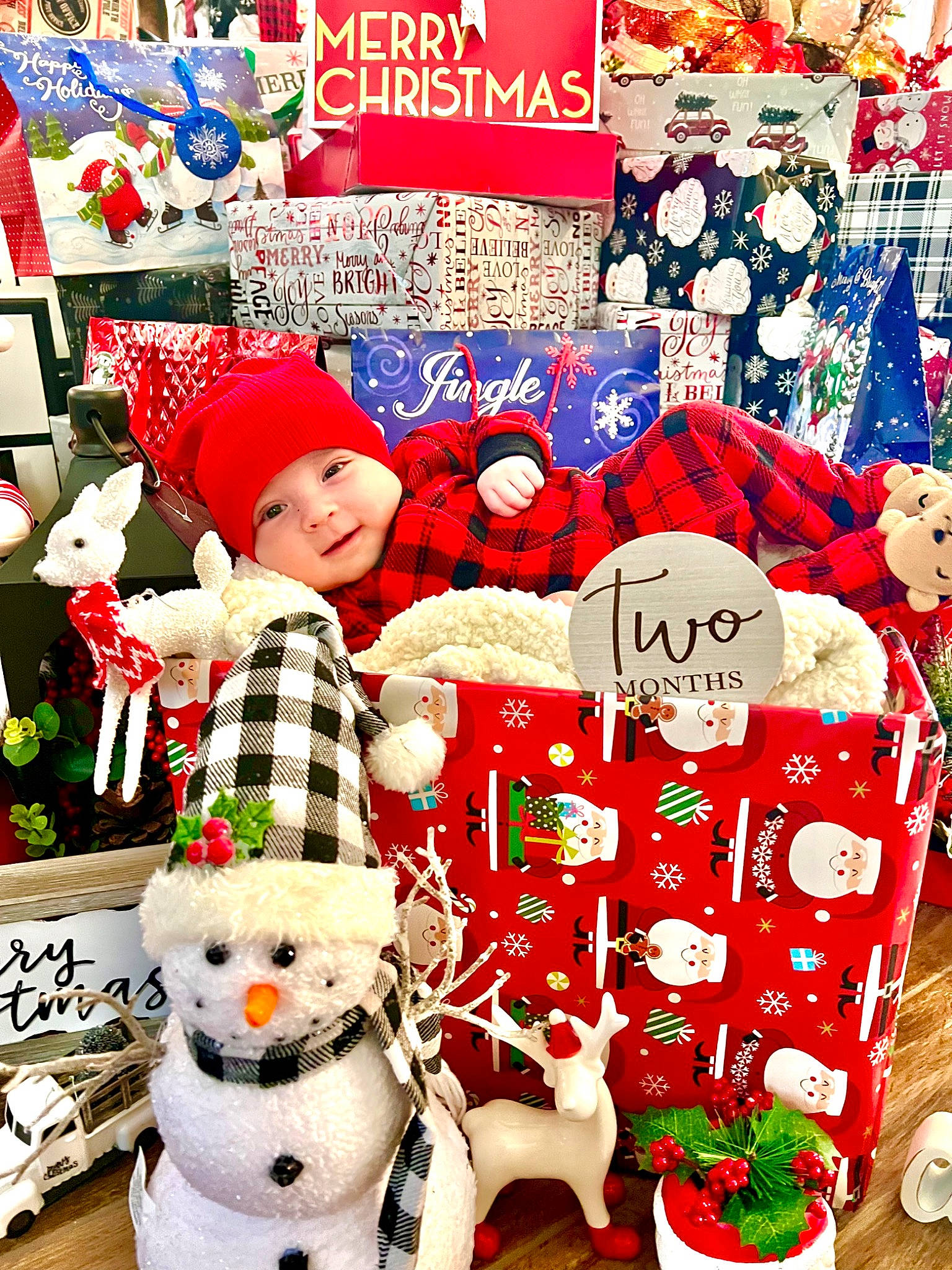 Raphael joined the competition — help win amazing prizes! carmine, christmas, christmas_decoration, christmas_eve, christmas_ornament, costume_hat, decoration, event, fictional_character, happy, hat, headwear, holiday, holiday_ornament, ornament, pattern, person, sleeve, smile, snapshot