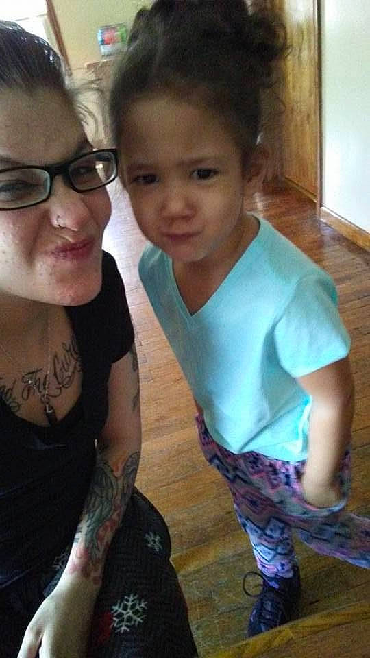 Arianna is registered to the contest to win money with this photo: chin, cool, eye, eyelash, face, gesture, hair, hairstyle, happy, head, joy, leg, lip, mouth, neck, nose, organ, person, shoulder, skin