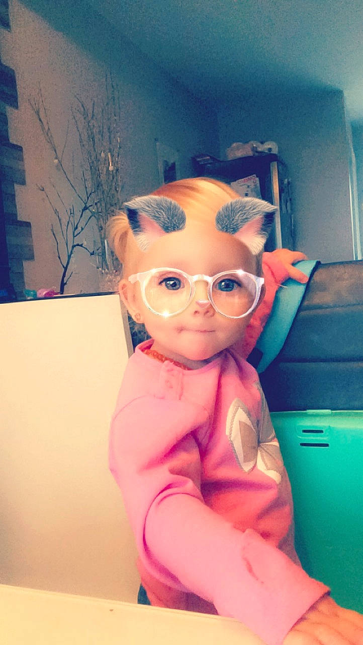 Jade participe au concours pour gagner de l'argent avec cette photo : baby, cheek, child, ear, eye, eyewear, face, fawn, forehead, fun, glasses, head, nose, person, photography, pink, skin, toddler, vision_care
