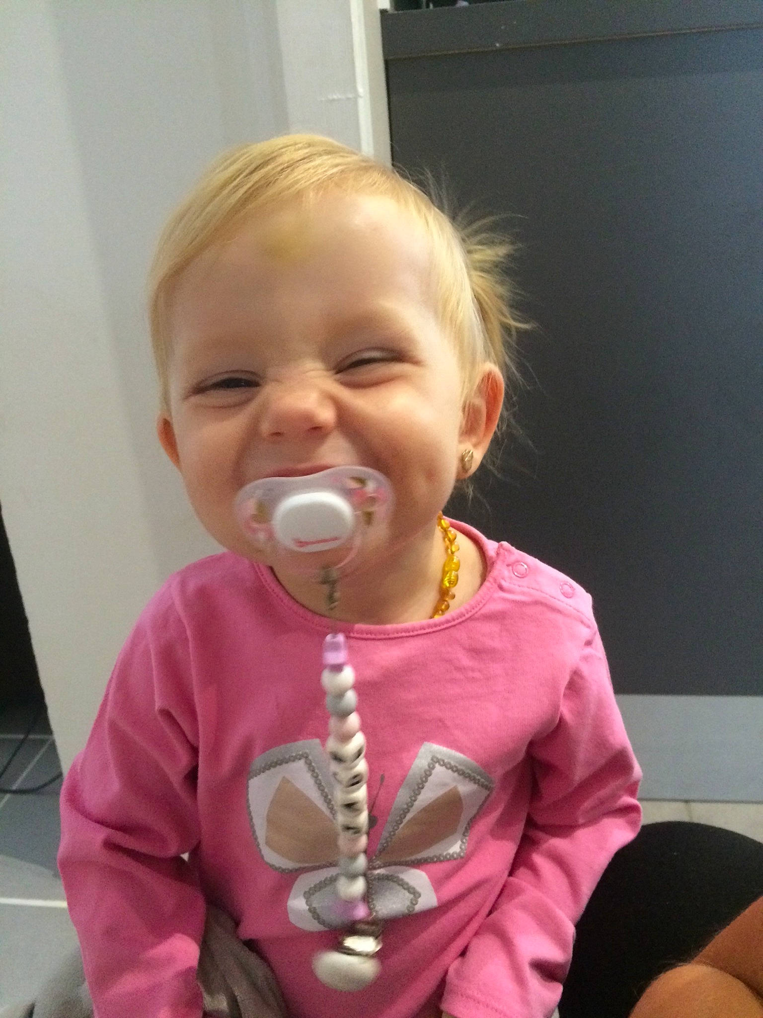 Jade participe au concours pour gagner de l'argent avec cette photo : baby, child, joy, mouth, person, smile, toddler