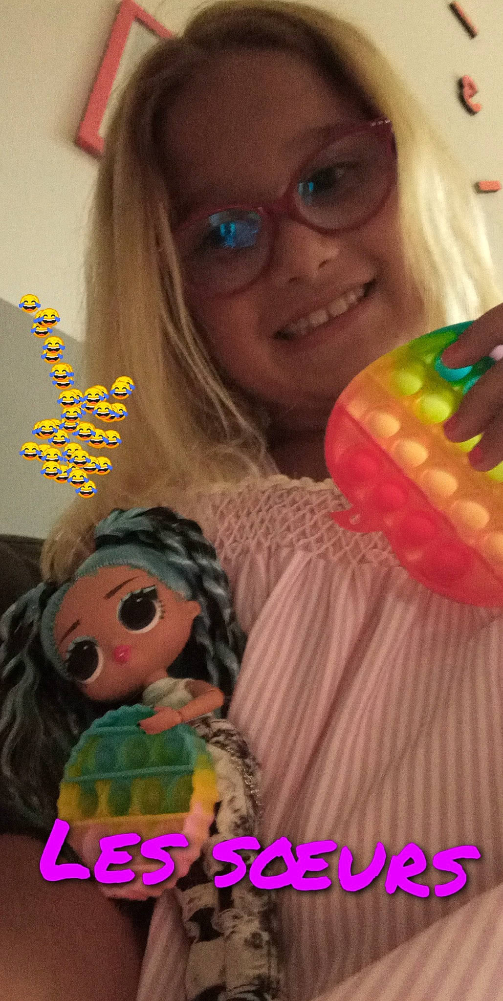 Elina participe au concours pour gagner de l'argent avec cette photo : child, doll, entertainment, event, eyewear, facial_expression, fashion_accessory, fun, goggles, hairstyle, happy, joy, leisure, pattern, people, person, plush, smile, stuffed_toy, sunglasses