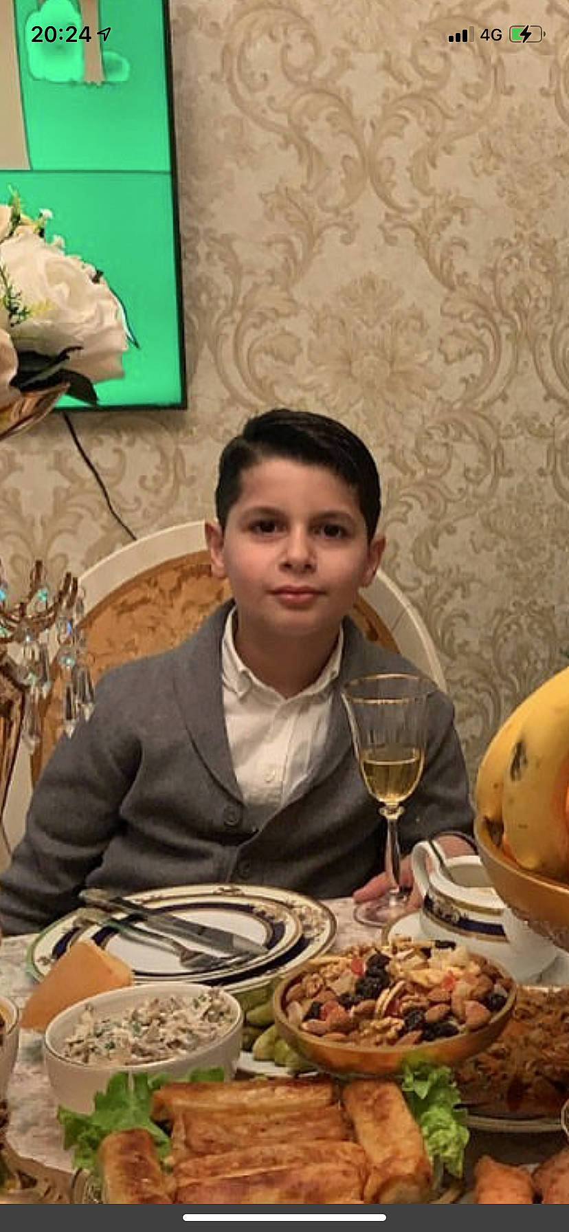 Louka participe au concours pour gagner de l'argent avec cette photo : bowl, champagne_stemware, comfort_food, cooking, cuisine, delicacy, dessert_wine, dish, event, finger_food, food, ingredient, person, plate, recipe, seafood, stemware, table, tableware, wine