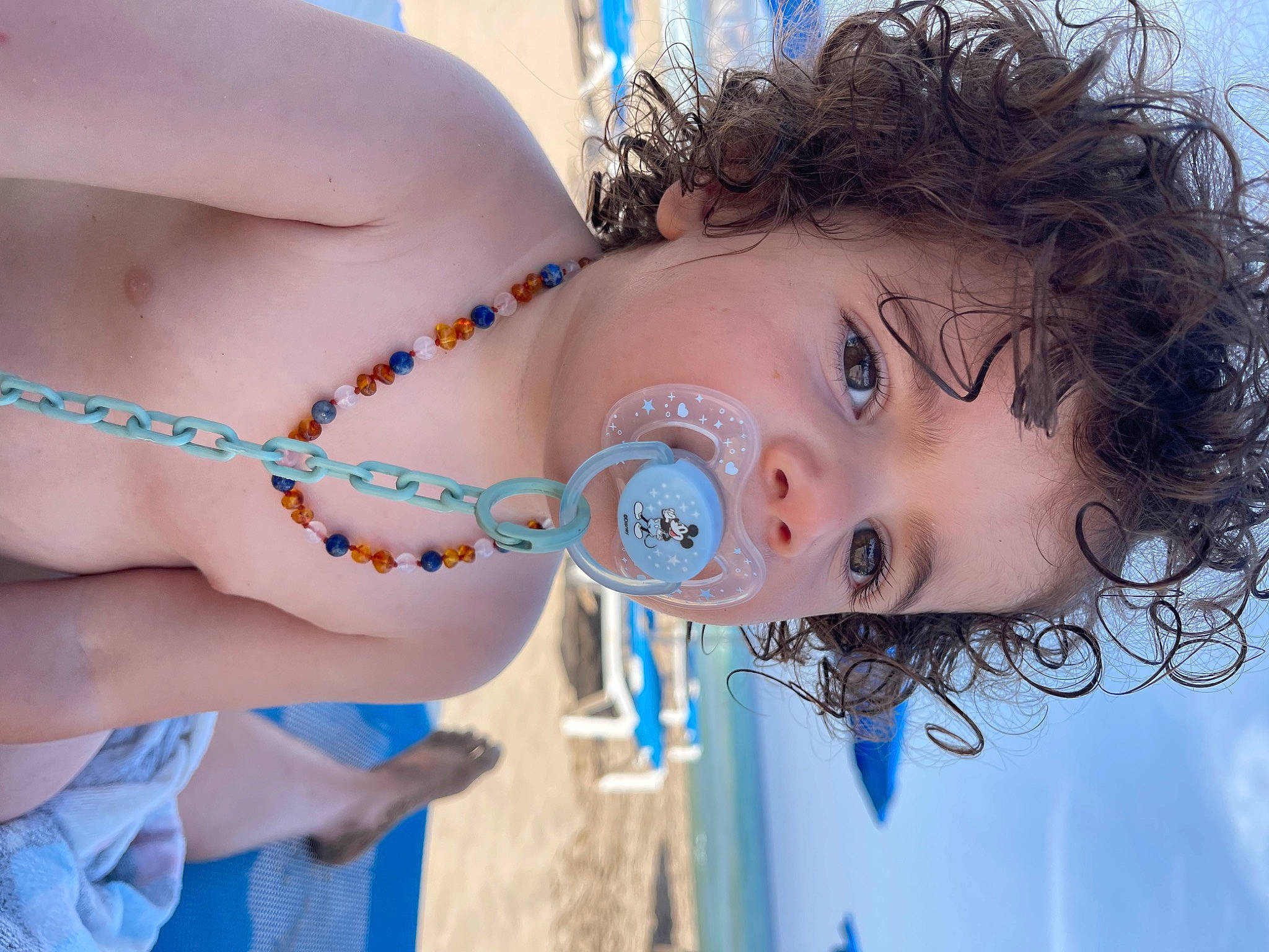 Soann a rejoint le concours — aidez-le/la à gagner de superbes lots ! abdomen, azure, bathing, blue, chest, child, electric_blue, eye, eyewear, fun, happy, leisure, neck, nose, person, skin, swimwear, toddler, trunk, vacation