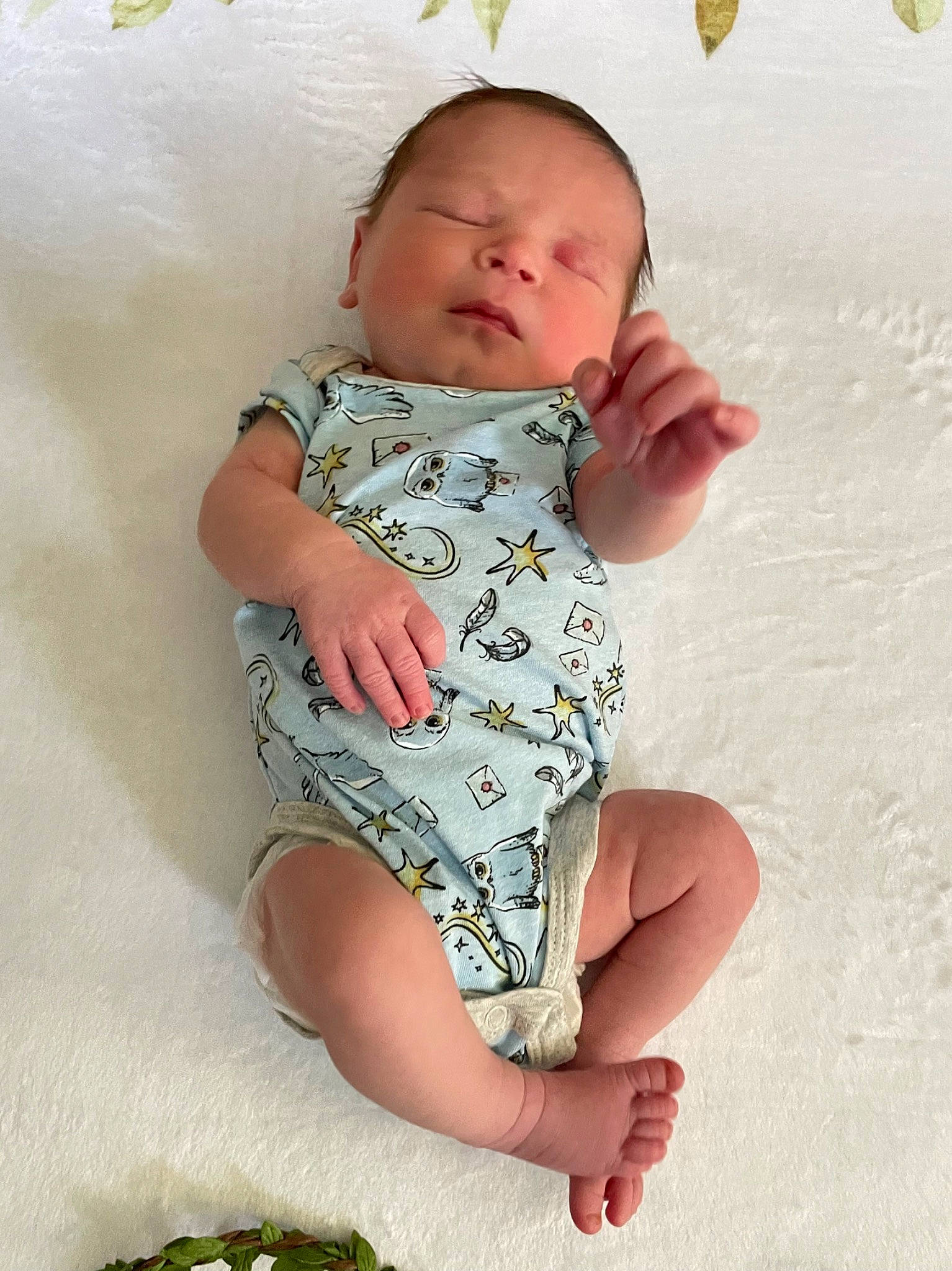 Sebastian is registered to the contest to win money with this photo: baby, baby_toddler_clothing, cheek, child, comfort, eye, face, finger, happy, head, human_body, human_leg, iris, nail, pattern, people_in_nature, person, skin, sleeve, thumb