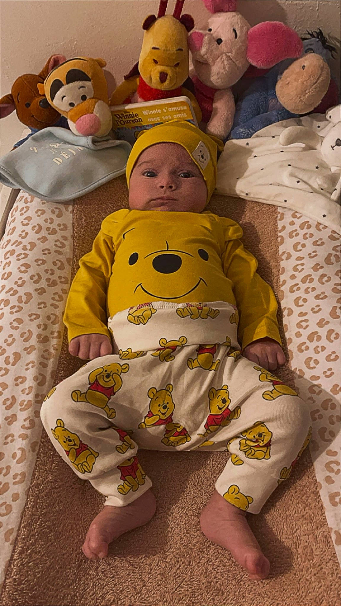 Angelina a rejoint le concours — aidez-le/la à gagner de superbes lots ! art, baby, baby_toddler_clothing, child, facial_expression, flooring, happy, head, headwear, linens, mammal, pattern, person, room, sleeve, stuffed_toy, tableware, textile, toddler, vertebrate