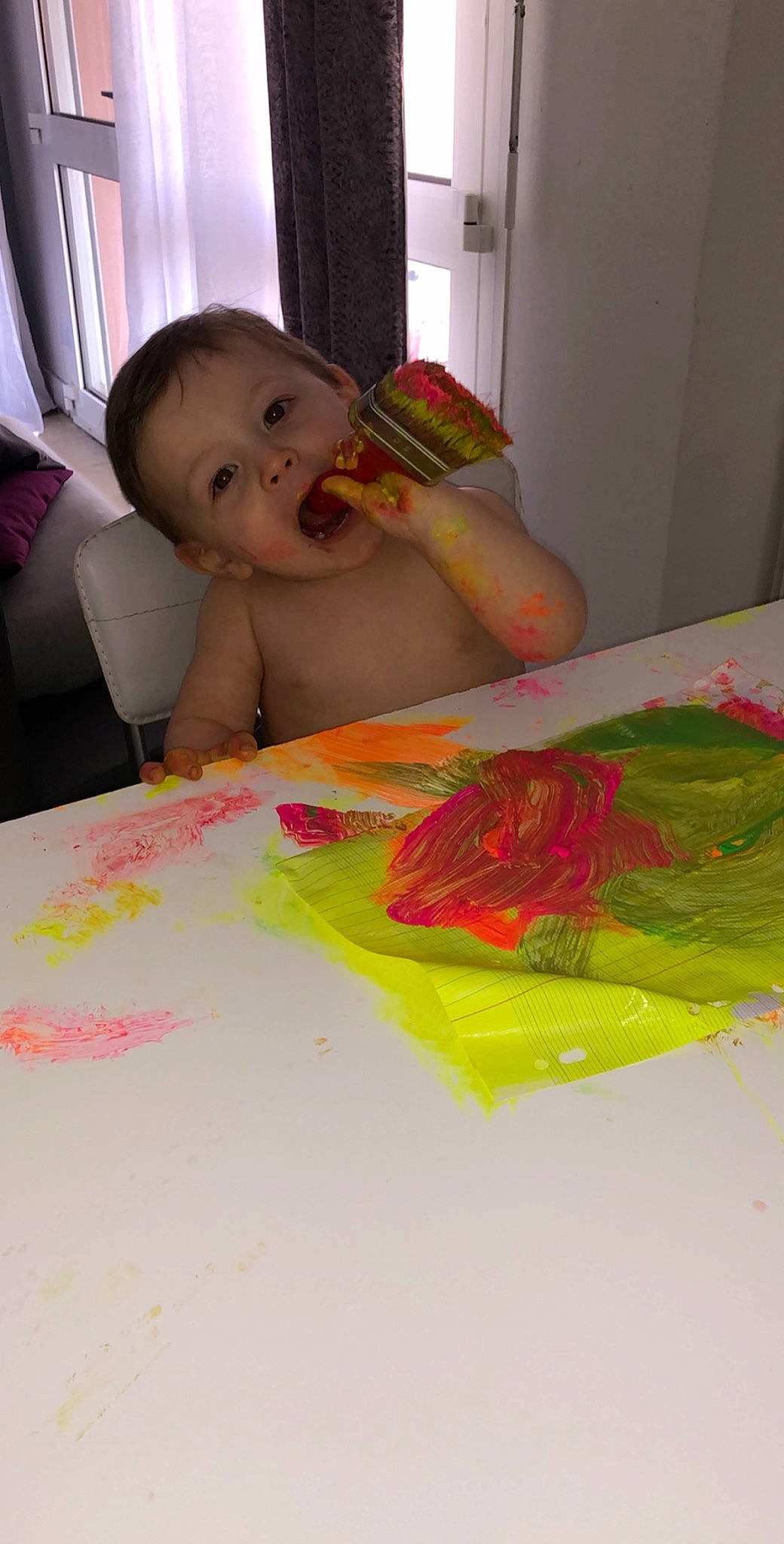 Ethann participe au concours pour gagner de l'argent avec cette photo : baby, child, person, play, toddler