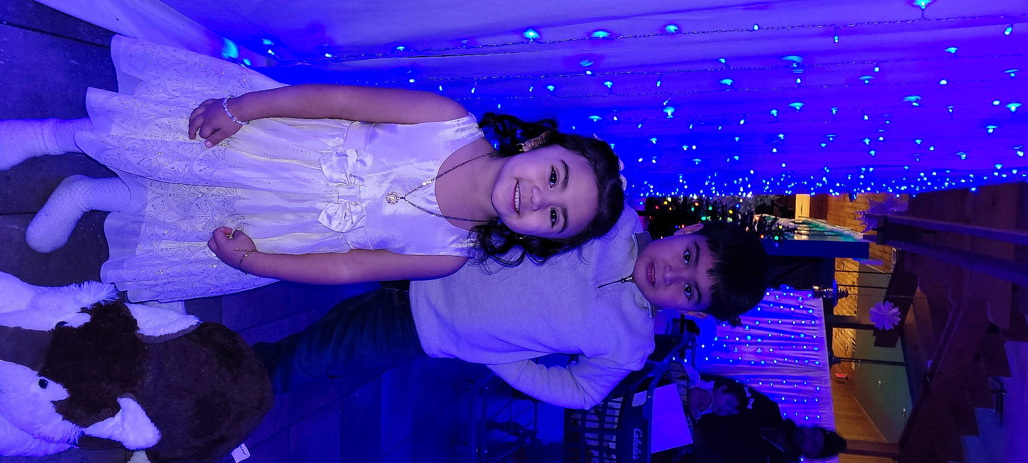 Zamorra joined the competition — help win amazing prizes! blue, electric_blue, entertainment, event, flash_photography, fun, happy, joy, leisure, magenta, performance, performance_art, performing_arts, person, plant, public_event, purple, sky, smile, stage