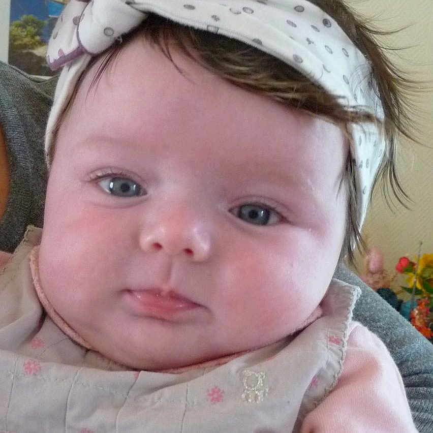 Shelcy participe au concours pour gagner de l'argent avec cette photo :