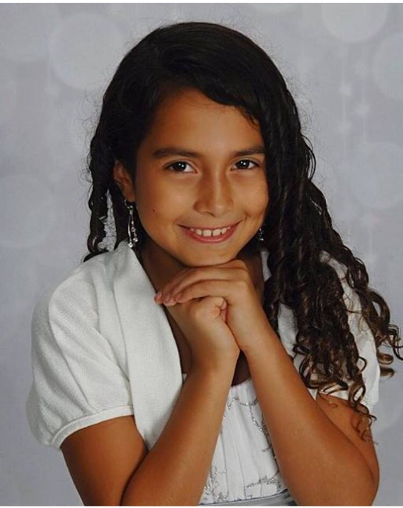 Nicole is registered to the contest to win money with this photo: beauty, black_hair, brown_hair, chin, eyebrow, forehead, girl, hair, hair_coloring, hairstyle, human_hair_color, joy, long_hair, person, photo_shoot, smile