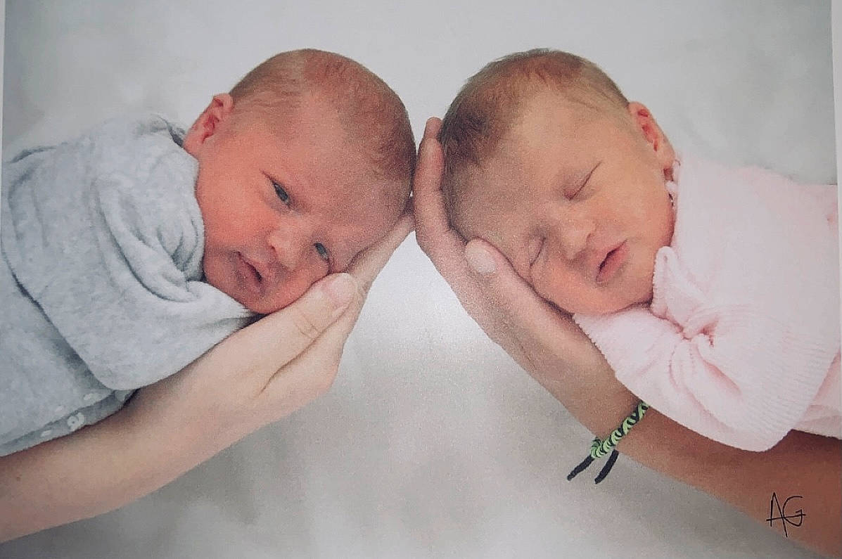 élianna a rejoint le concours — aidez-le/la à gagner de superbes lots ! baby, baby_sleeping, baby_toddler_clothing, bedtime, cheek, child, comfort, event, face, facial_expression, gesture, happy, iris, linens, nap, nose, person, room, skin, sleep