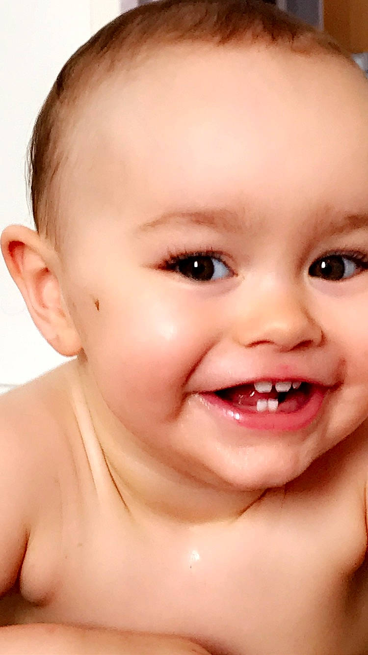 Katalyna a rejoint le concours — aidez-le/la à gagner de superbes lots ! baby, baby_making_funny_faces, beauty, cheek, child, chin, close_up, eye, eyebrow, face, facial_expression, forehead, head, joy, lip, mouth, nose, organ, person, skin