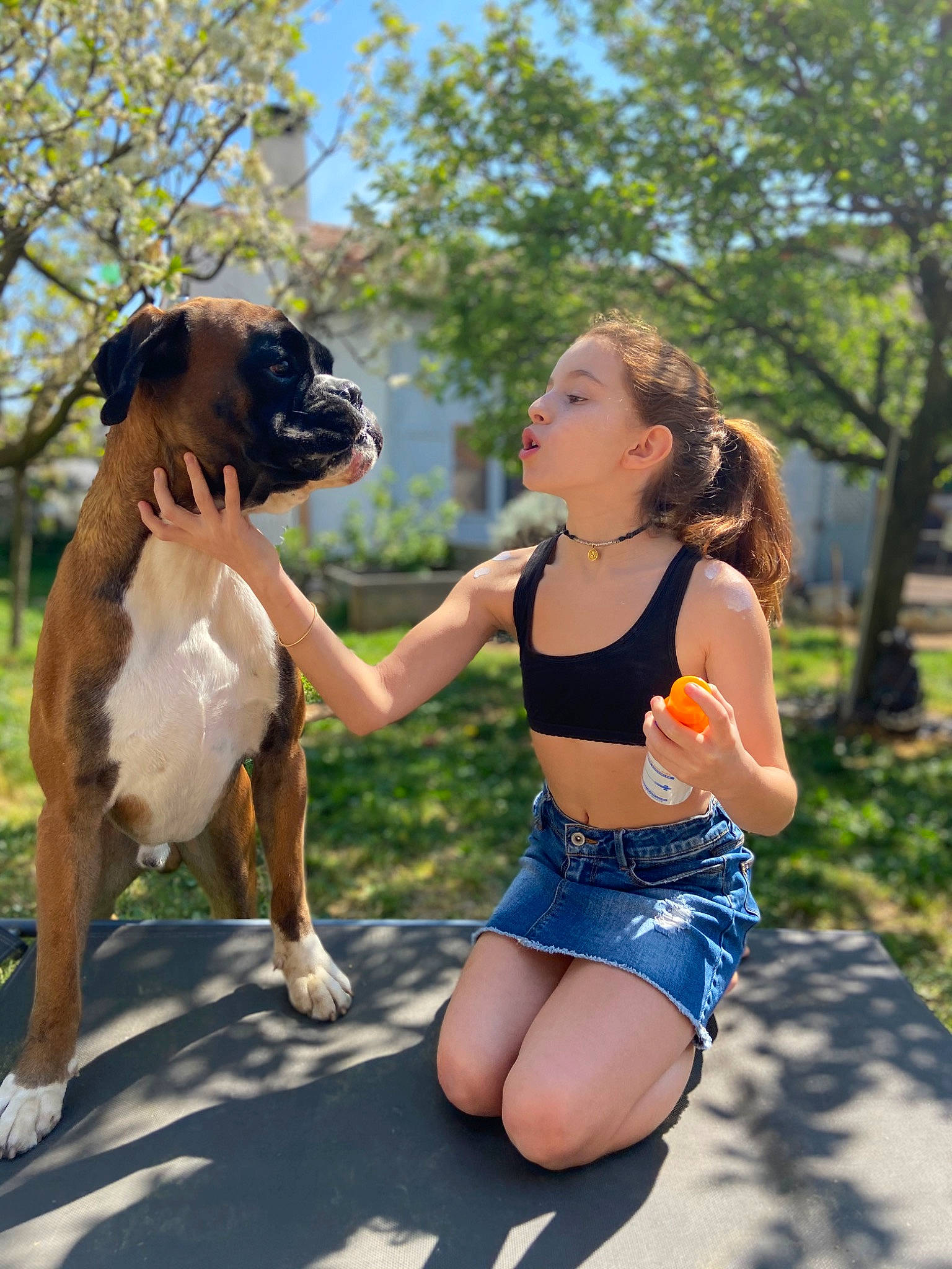 Bucky a rejoint le concours — aidez-le/la à gagner de superbes lots ! abdomen, brassiere, carnivore, companion_dog, fun, grass, happy, human_leg, leisure, long_hair, navel, plant, sky, sunlight, swimsuit_top, swimwear, thigh, tree, trunk, waist