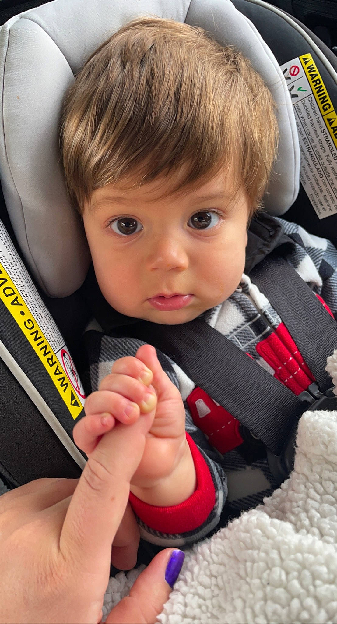 Gabriel is registered to the contest to win money with this photo: baby, baby_carriage, baby_toddler_clothing, car_seat, cheek, child, comfort, eyelash, facial_expression, finger, fun, gesture, hand, nail, nose, person, product, skin, sleeve, thumb