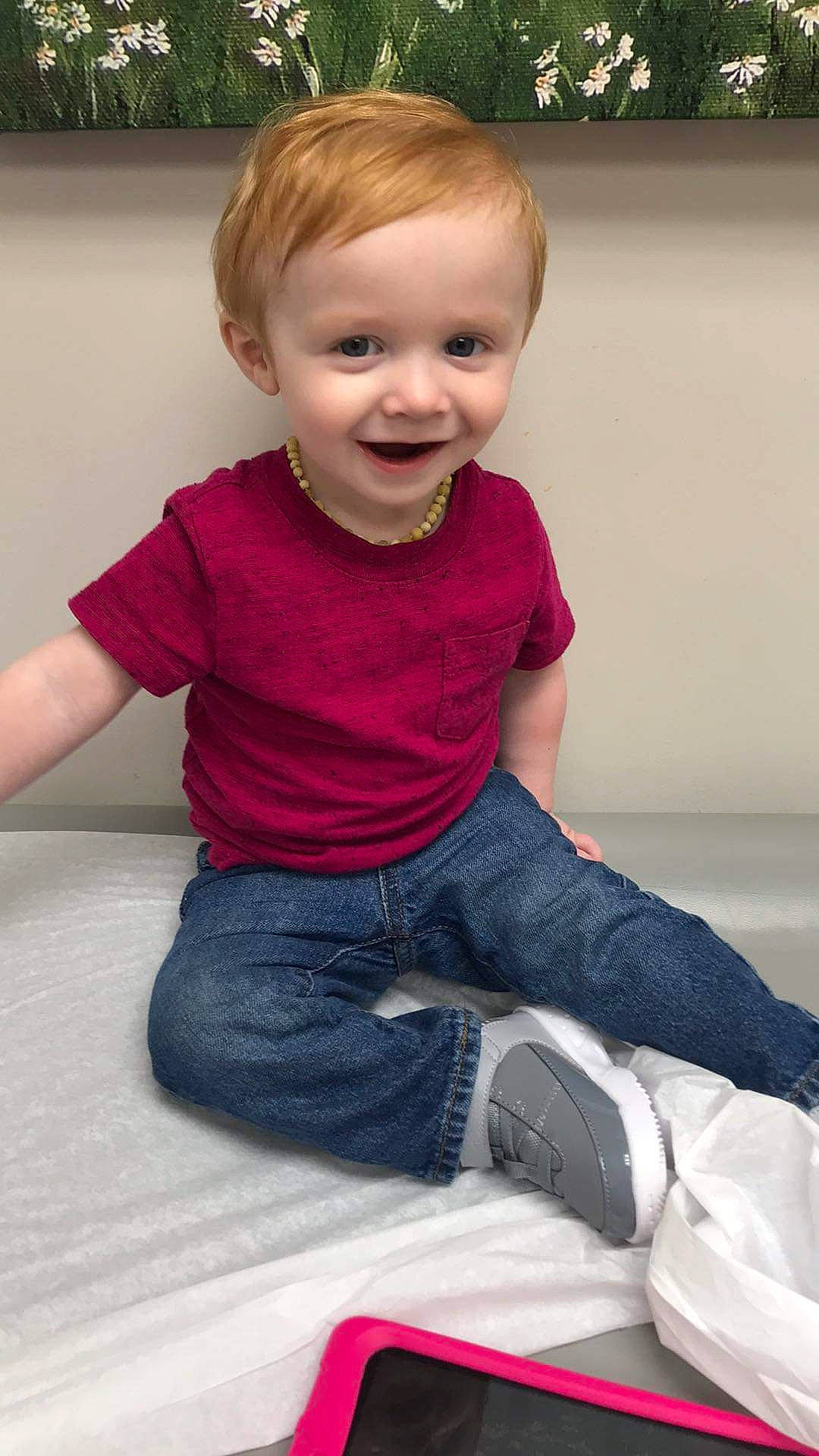 Walter is registered to the contest to win money with this photo: baby_toddler_clothing, cheek, chin, finger, floor, flooring, hair, hairstyle, hand, happy, head, human_body, iris, jeans, joint, joy, neck, person, shoulder, skin