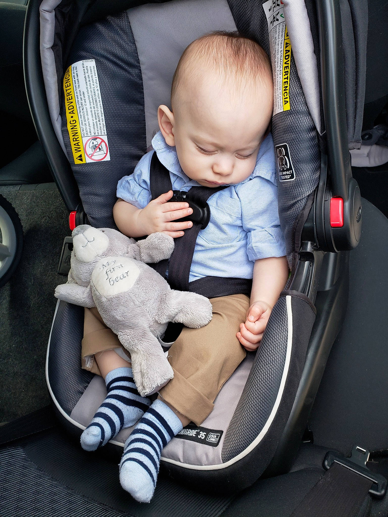 Kaizer is registered to the contest to win money with this photo: auto_part, baby, baby_carriage, baby_in_car_seat, baby_products, car, car_seat, car_seat_cover, child, comfort, family_car, person, product, seat_belt, toddler