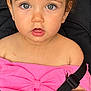 Layane a rejoint le concours — aidez-le/la à gagner de superbes lots ! toddler, child, baby, face, hair_clips, daisy, blue_eyes, pink_dress, bow, purse, gold_purse, hand, stroller, seatbelt, skin, cute, expression, portrait, sitting, indoors