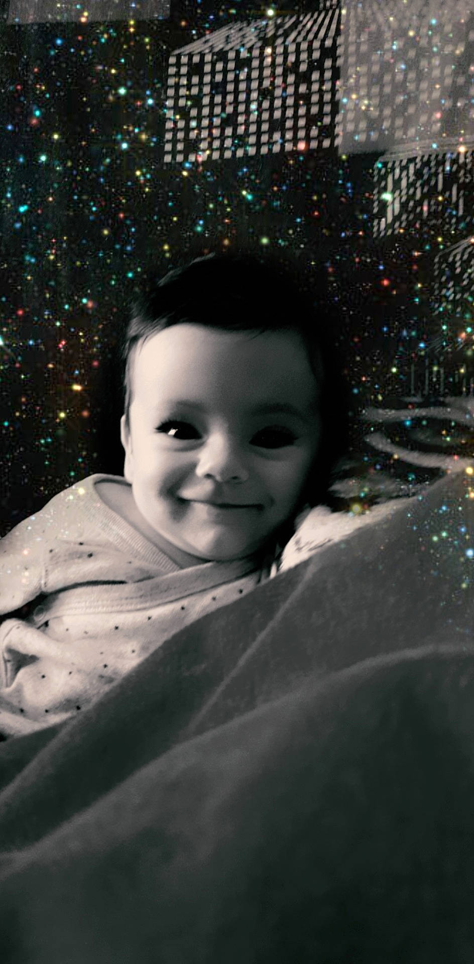 Leelou participe au concours pour gagner de l'argent avec cette photo : baby, black, black_hair, cheek, child, eye, face, forehead, fun, head, human, joy, night, nose, person, photography, skin, sky, smile, snapshot