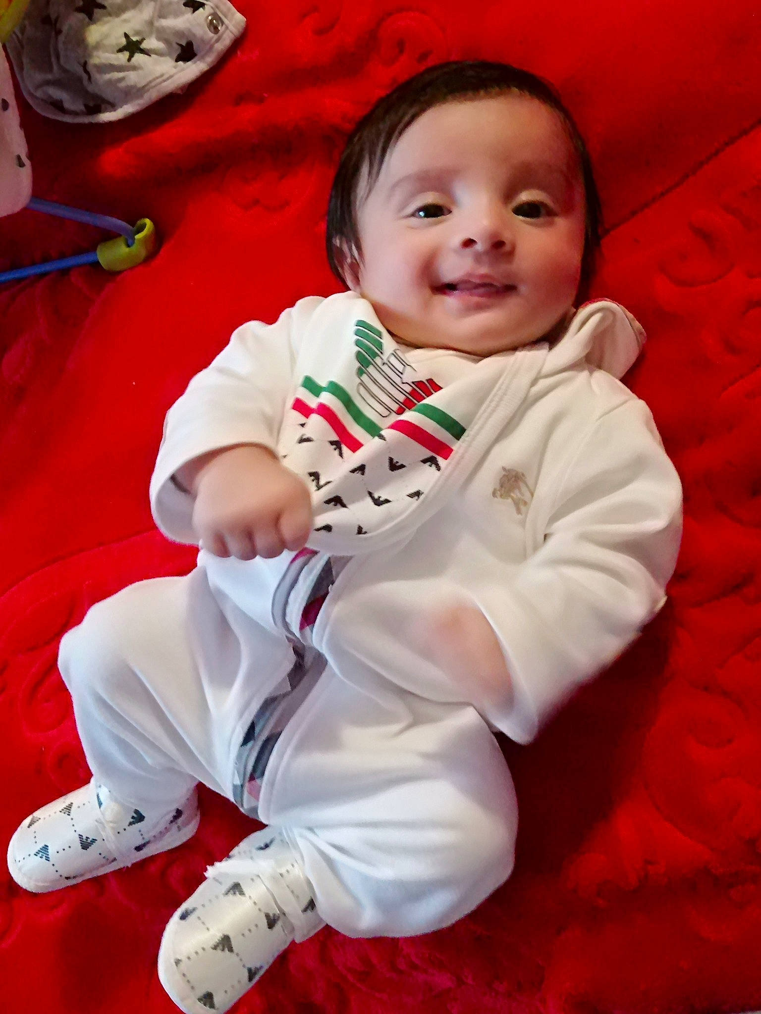 Etzio participe au concours pour gagner de l'argent avec cette photo : ankle, baby, baby_toddler_clothing, cheek, child, contact_sport, eye, facial_expression, human_body, japanese_martial_arts, karate, martial_arts, martial_arts_uniform, nose, pajamas, person, sitting, skin, sleeve, sock