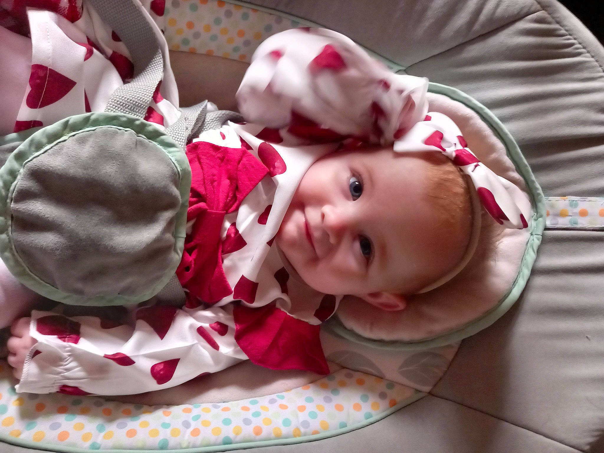 Célia a rejoint le concours — aidez-le/la à gagner de superbes lots ! baby, baby_products, baby_safety, baby_toddler_clothing, carmine, cheek, child, comfort, costume_hat, happy, linens, magenta, pattern, person, pink, product, skin, sleeve, smile, sweetness