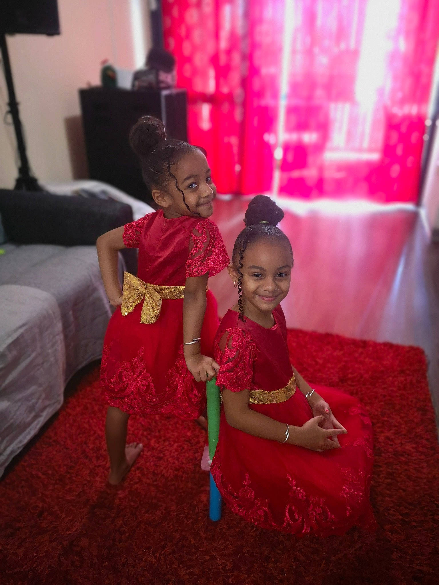 Lumia participe au concours pour gagner de l'argent avec cette photo : adaptation, child, fun, joy, magenta, person, pink, red, smile, temple, toddler