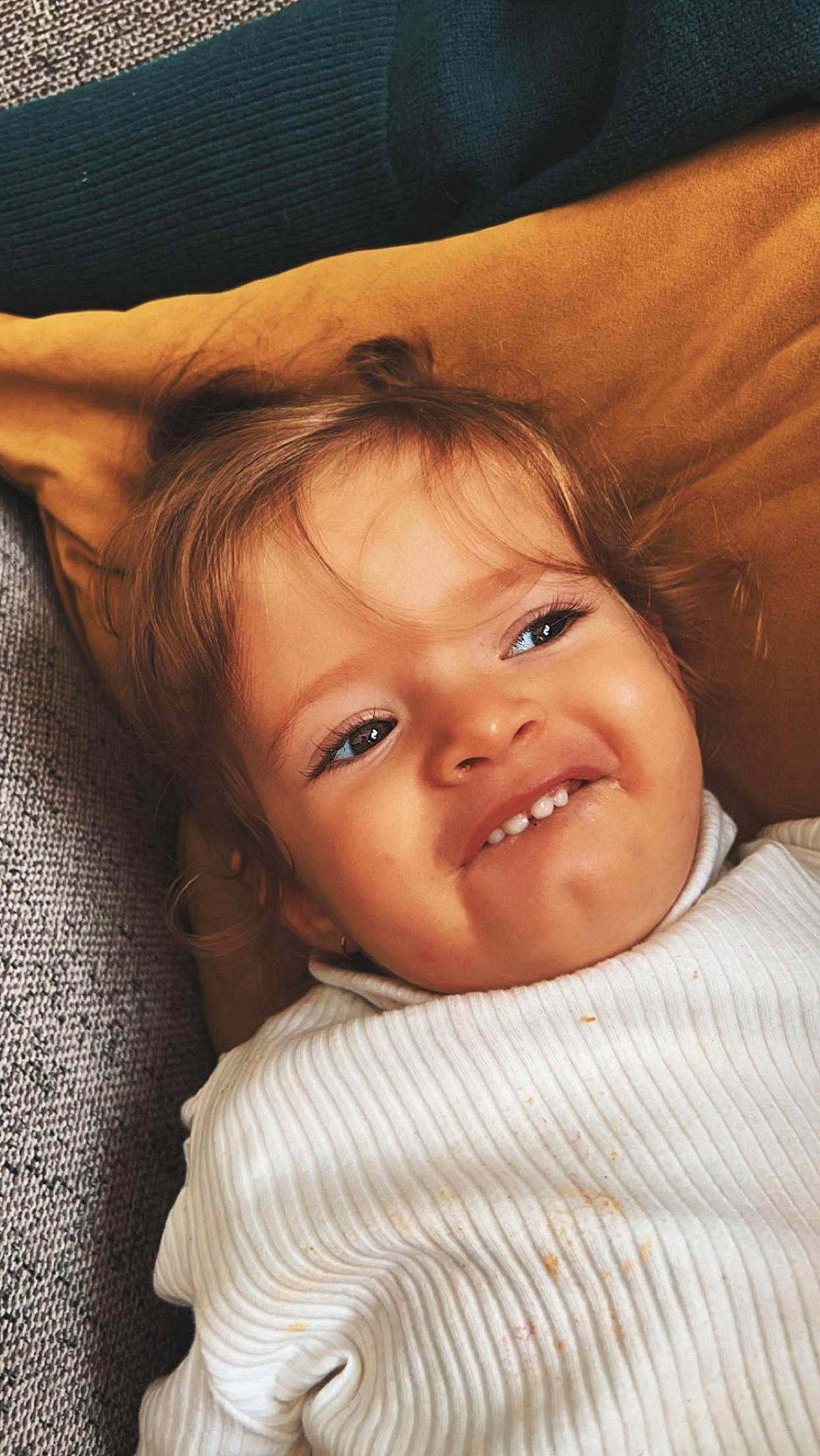 Tessa a rejoint le concours — aidez-le/la à gagner de superbes lots ! cheek, chin, eye, eyebrow, eyelash, face, forehead, hair, happy, head, iris, jaw, lip, mouth, neck, nose, person, skin, sleeve, smile