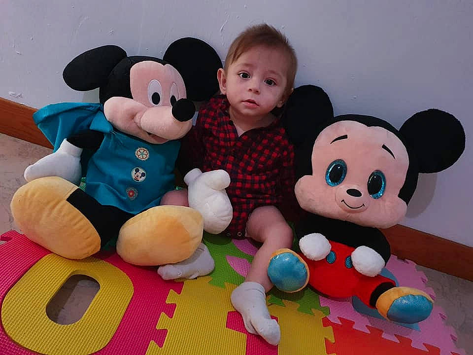 Kenzo participe au concours pour gagner de l'argent avec cette photo : baby, baby_products, baby_toys, child, happy, person, play, plush, product, stuffed_toy, teddy_bear, textile, toddler, toy